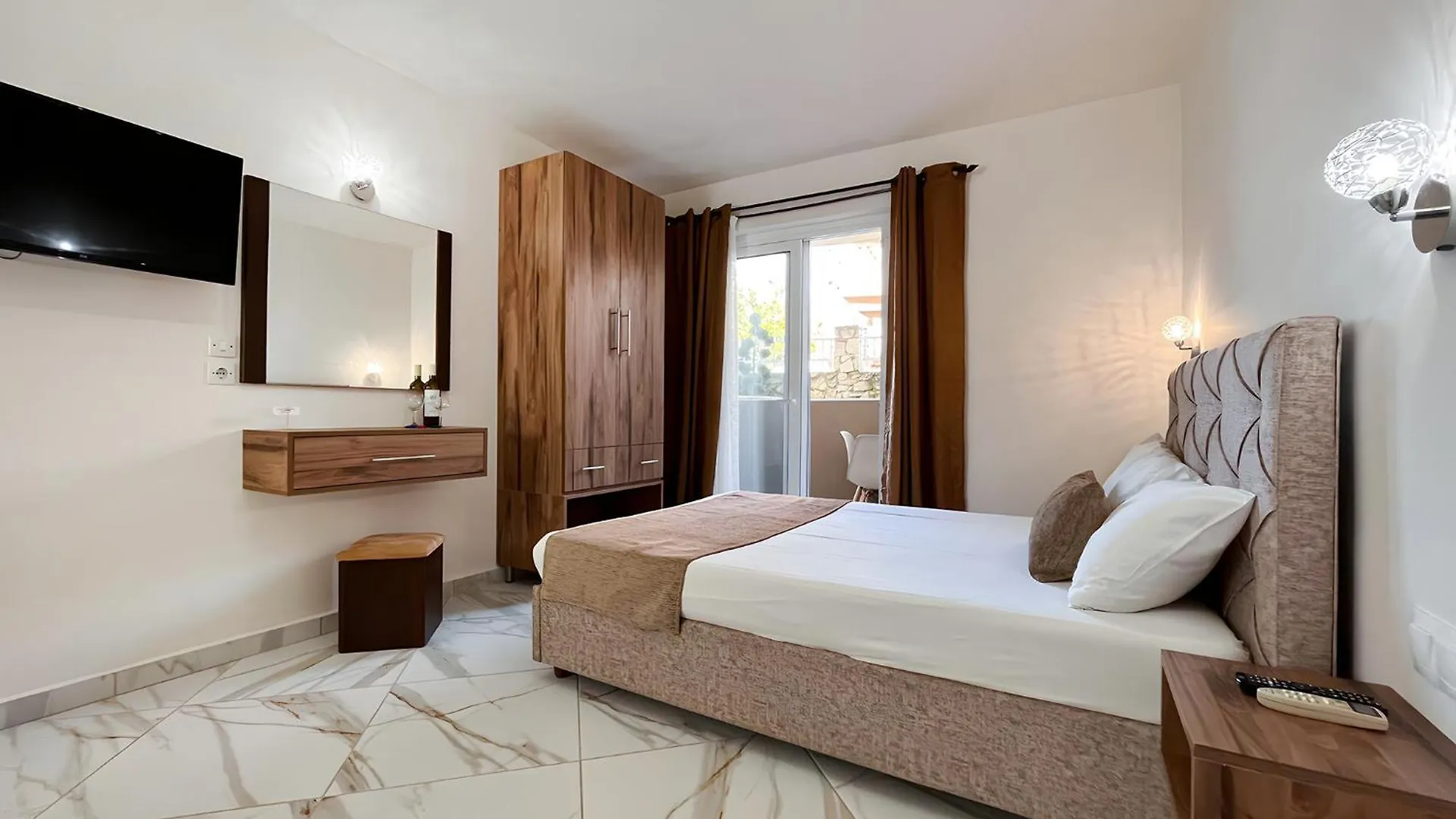 Villa George Giov Sarti Apartment